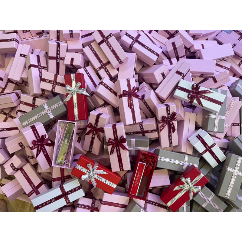 Hộp đựng son Mini tặng kèm rơm