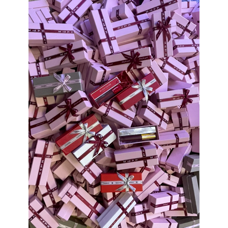 Hộp đựng son Mini tặng kèm rơm