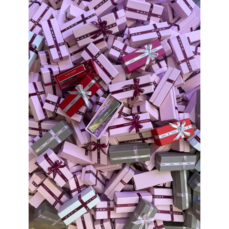 Hộp đựng son Mini tặng kèm rơm