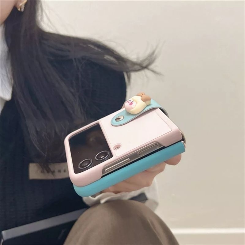 Ốp Z Flip5 - Z Flip4 - Z Flip3 - Flip5 5G da phối xanh hồng pastel charm em bé dễ thương kèm quai da cầm tay