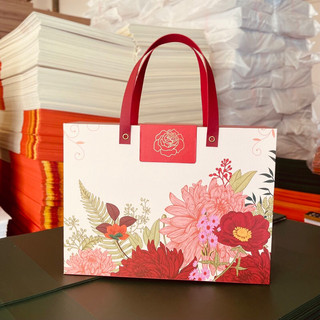 Hộp quà tặng -quai da cứng cao cấp