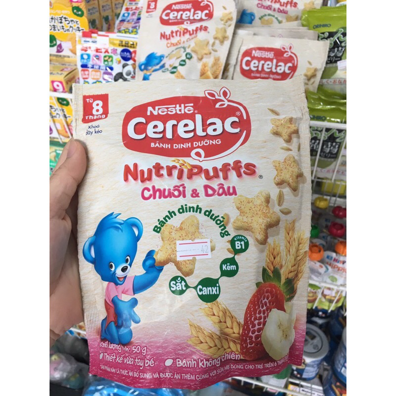 Bánh ăn dặm Nestlé CERELAC Nutripuffs vị chuối dâu gói 50g