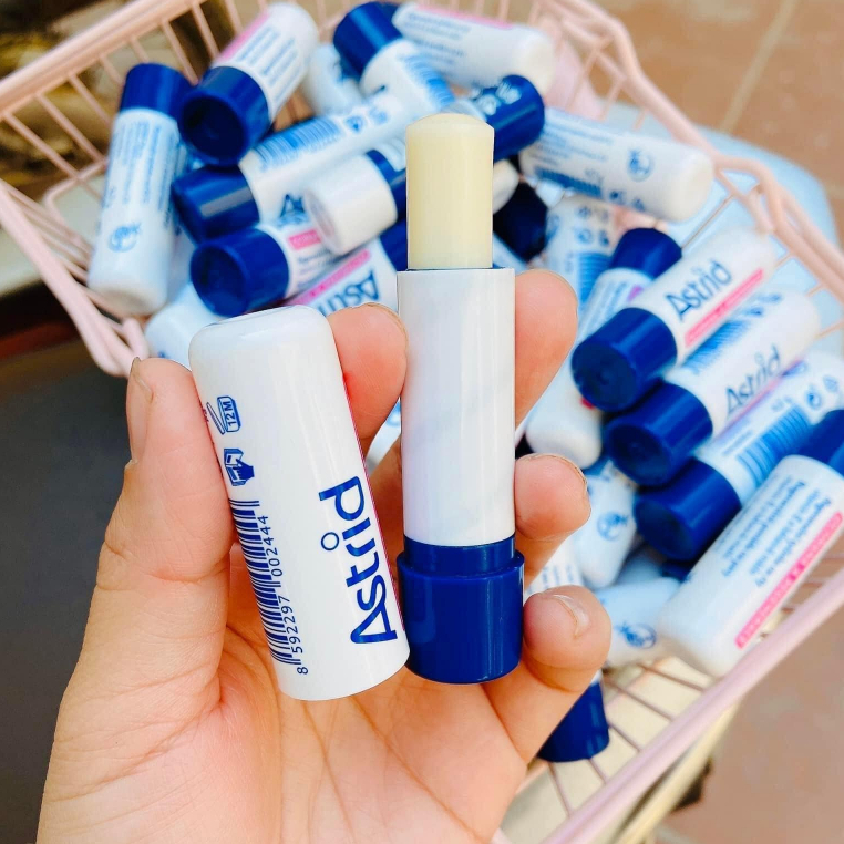 FULLSIZE - Son Dưỡng Môi Mỡ Hươu Astrid Multivitamin Plus 4.7g