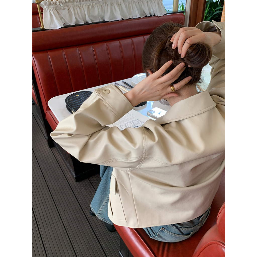 Tất giấy đi cùng Áo khoác da nữ 10 | BigBuy360 - bigbuy360.vn