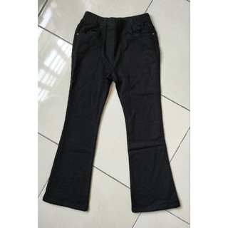 Quần jean đen ống loe bé gái - dư xịn