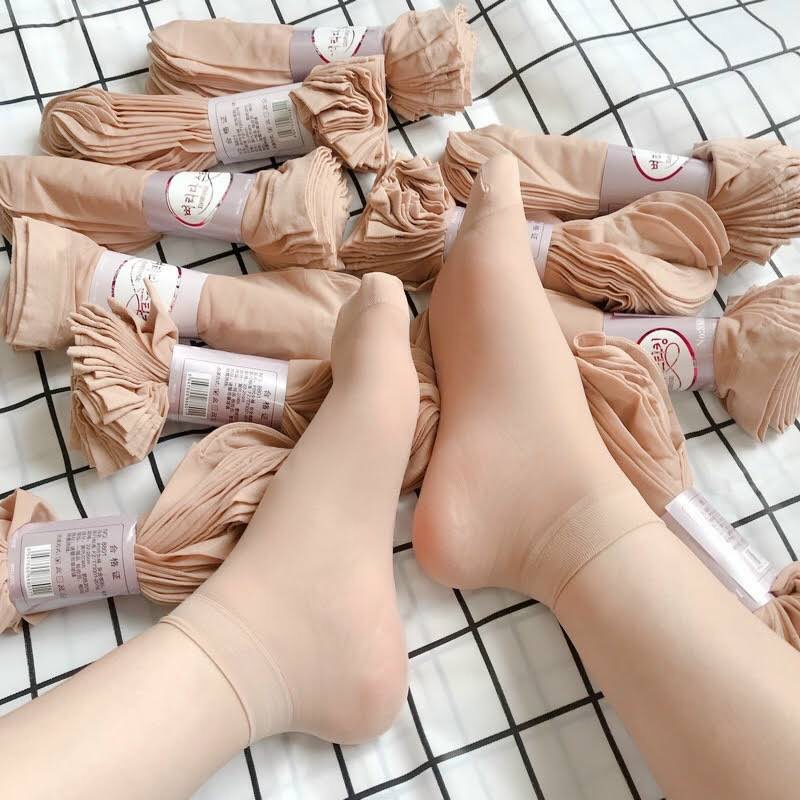 Tất giấy đi cùng Áo khoác da nữ 10