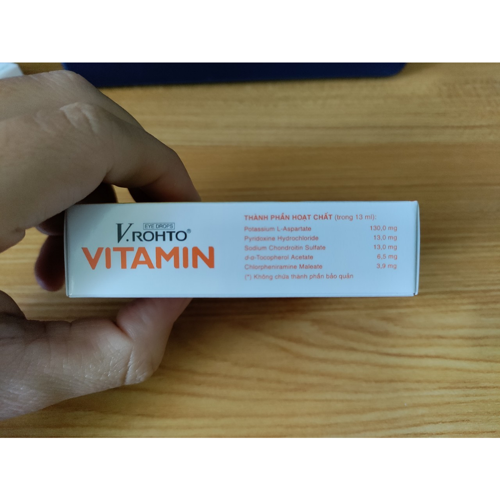 Dung dịch dùng cho mắt  V.ROHTO VITAMIN
