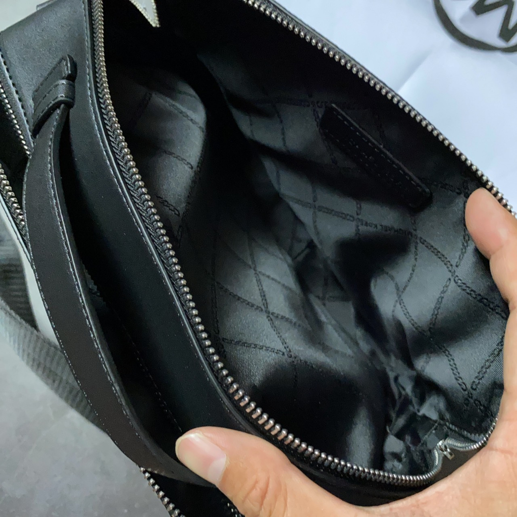 Túi nam MK sần trơn 2 ngăn - Xk850