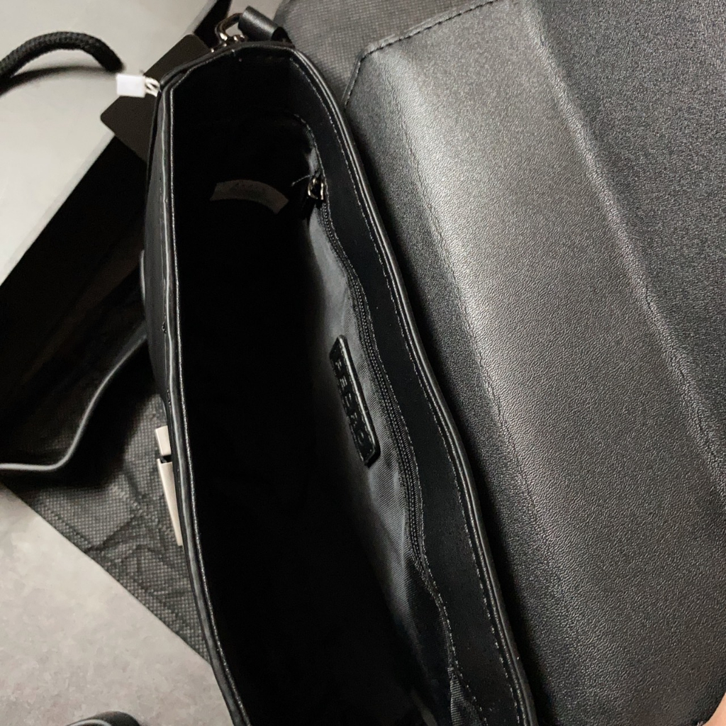 Túi nam hộp nắp gài sọc ngang - PM44