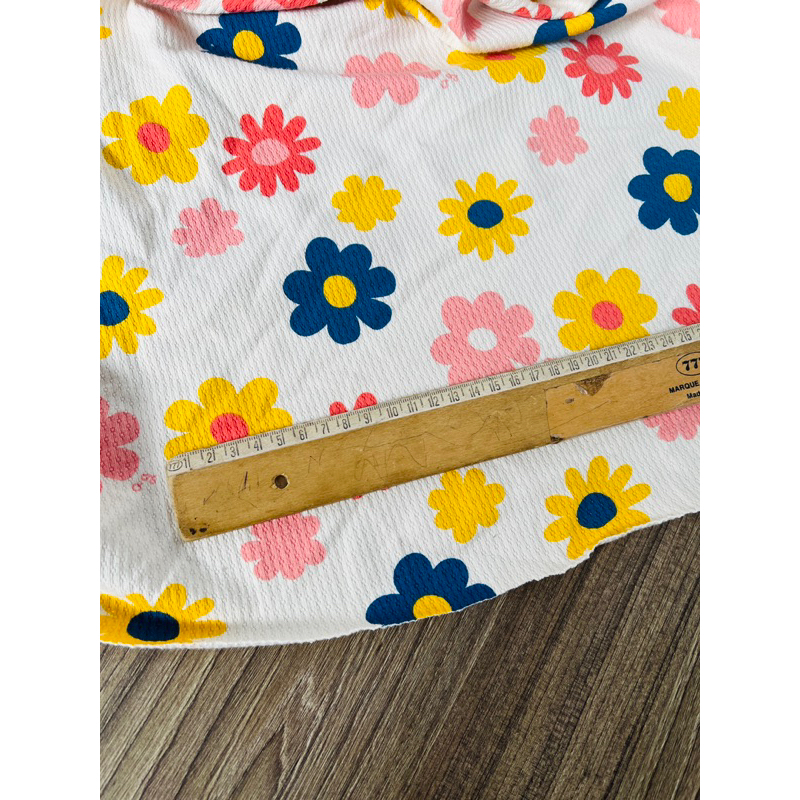 Vải thun cotton thông hơi loại dày hình hoa nền be
