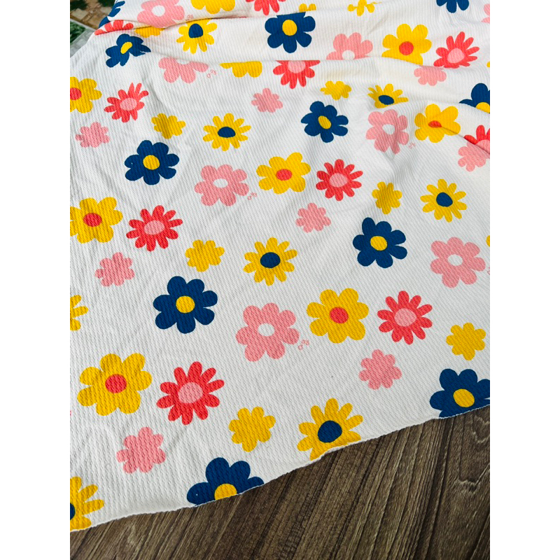 Vải thun cotton thông hơi loại dày hình hoa nền be