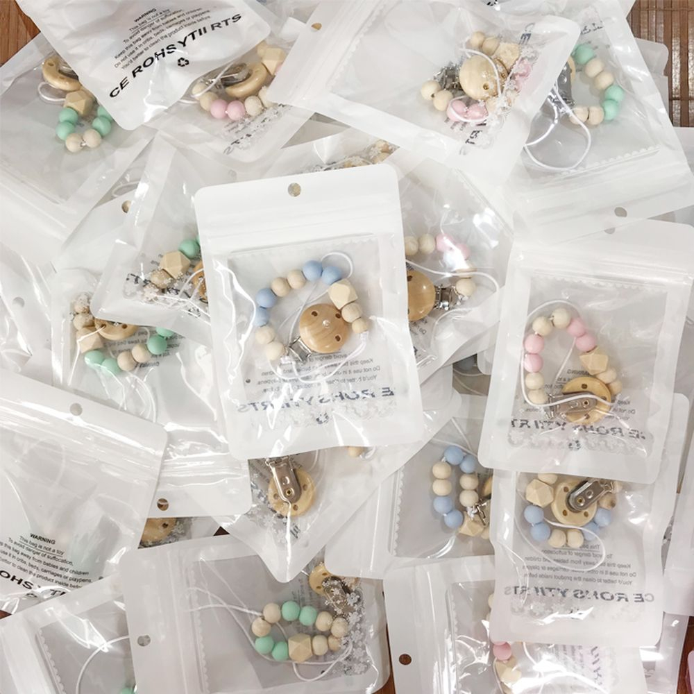 Dây treo ti giả làm bằng gỗ sồi và silicone