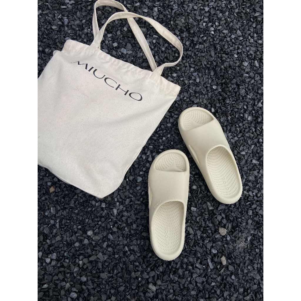 Dép Quai Ngang Unisex Crocss Mellow màu kem