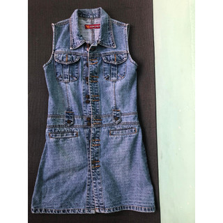 Đầm ngắn denim phong cách retro, mang được 2 kiểu, chất jean dày dặn.