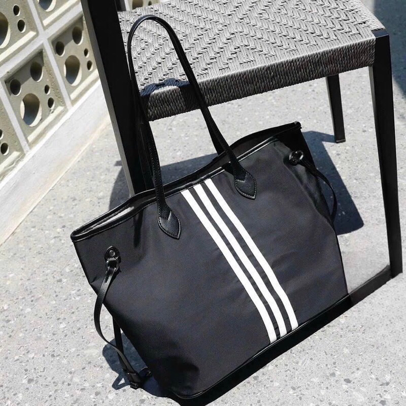 Túi xách kẻ sọc dáng thể thao mới