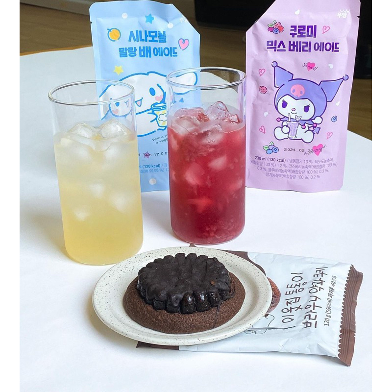 Nước đóng gói SANRIO túi 230ML