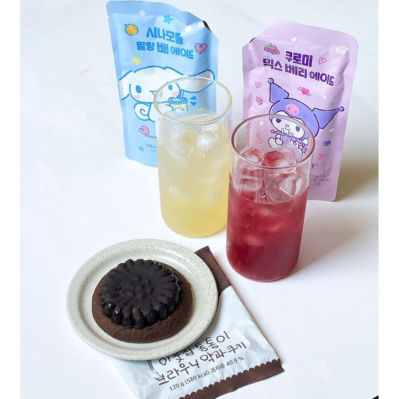 Nước đóng gói SANRIO túi 230ML