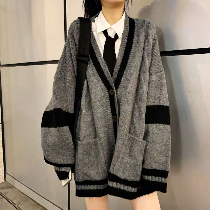 Áo Cardigan Len Nữ Phối Màu Xám Đen Phong Cách Hàn Quốc Trẻ Trung, Áo Khoác Nữ Form Rông Chất Liệu Len Cao Cấp CBMHOUSE