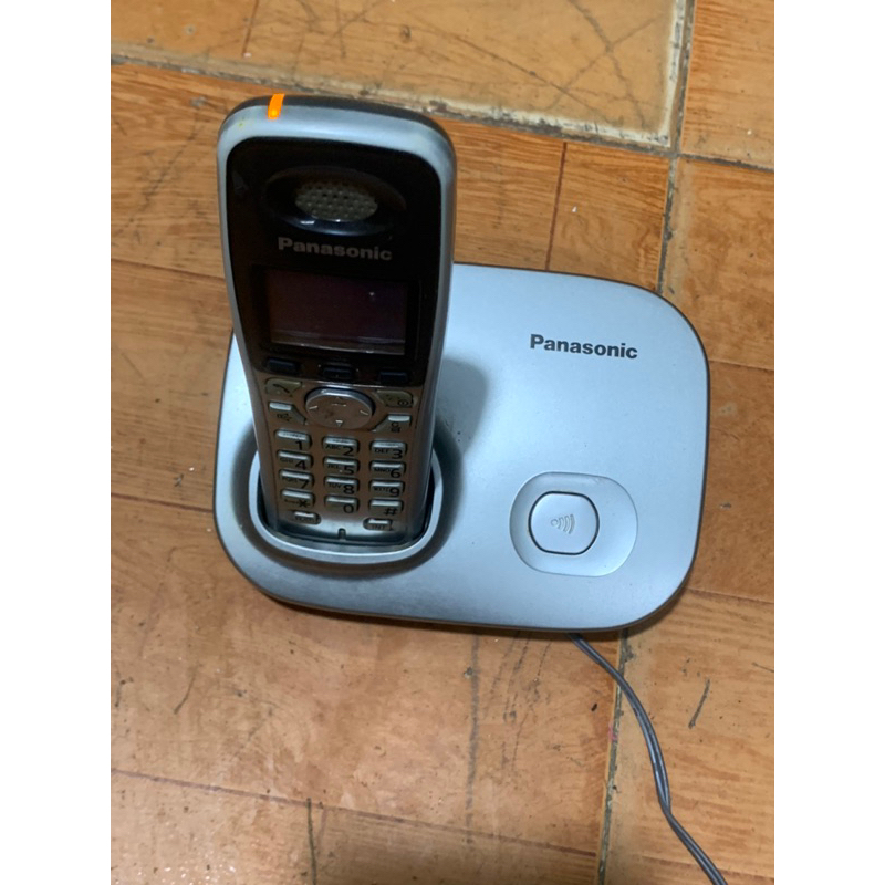 Điện thoại bàn mẹ bồng con Panasonic KX-TG2511