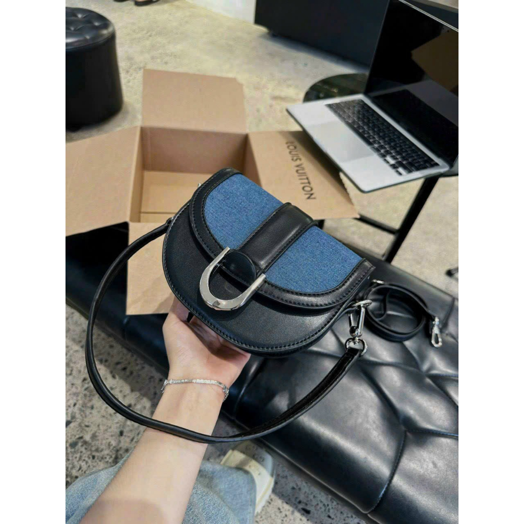 Túi nữ kẹp nách đi chơi đi làm dáng bầu móng ngựa - T73