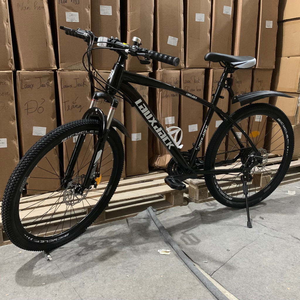 Xe đạp ngoài trời Laux Jack có giảm sốc, kèm chắn bùn, còi, đèn phản quang, bánh 26inch, 21 tốc độ