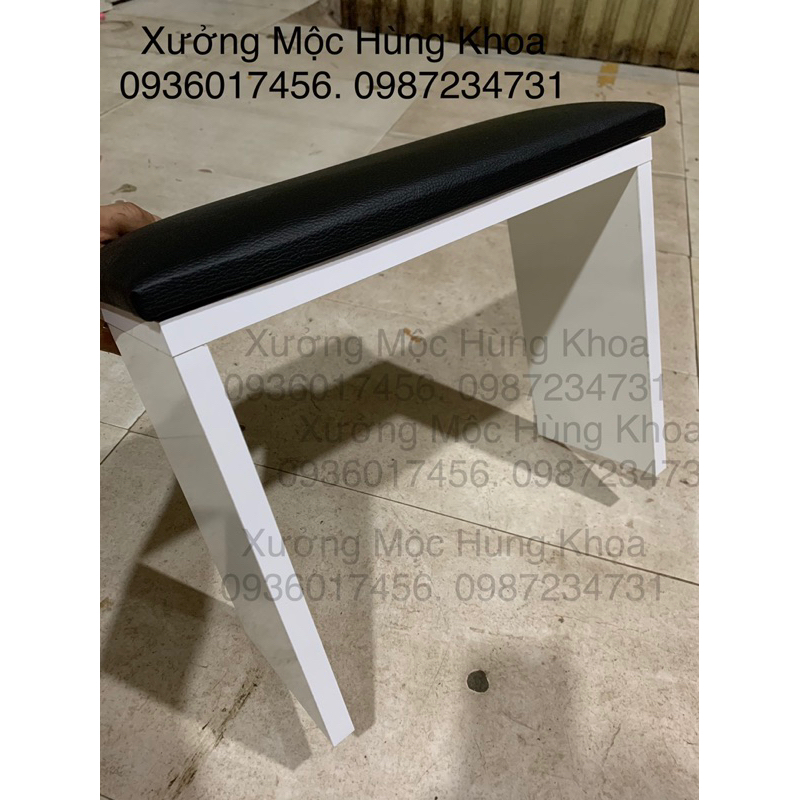 Kệ kê chân kê tay làm nail có bọc da bao êm, bao bền kể để chân làm nail