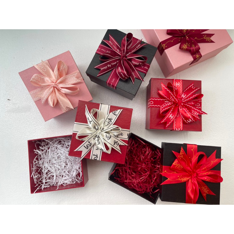 Hộp Son Dài Đựng Quà mỹ Phẩm Siêu Xinh 13-13-7cm tặng rơm