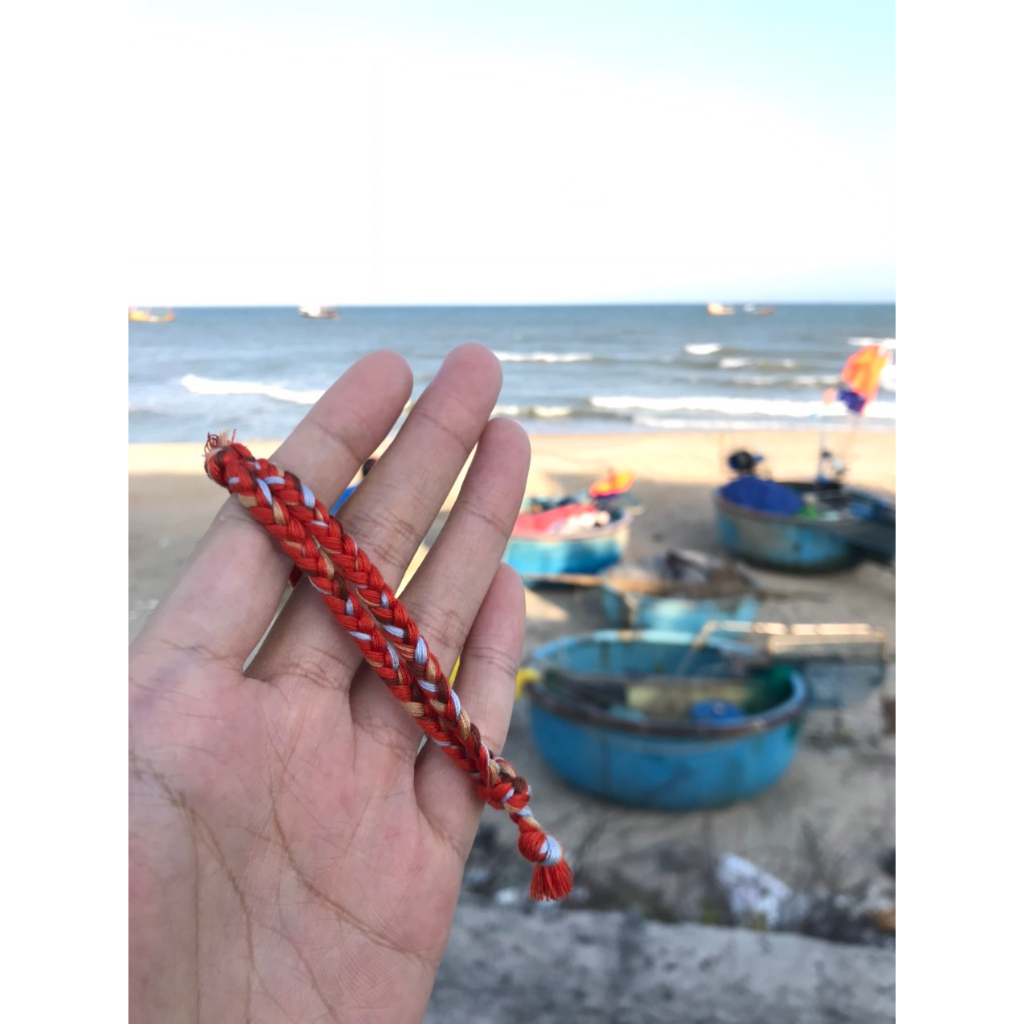 Vòng tay, Vòng chân handmade cuộn bính Đất Đỏ phong cách vintage làm bằng chỉ màu, freesize cho nam nữ