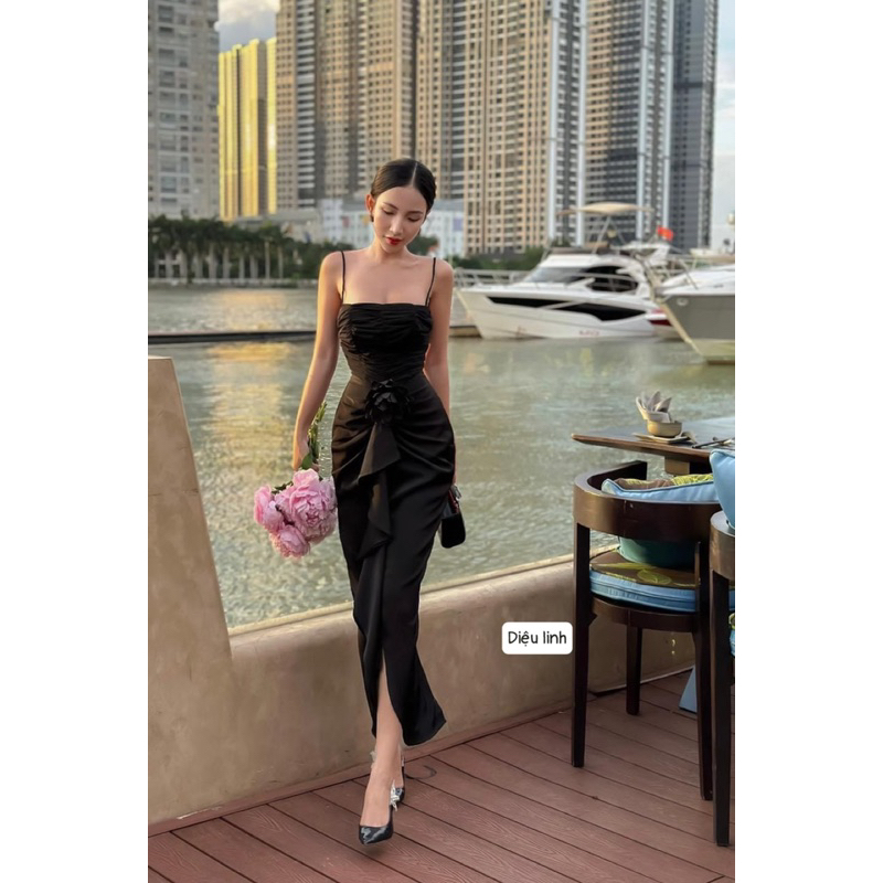 Đầm body 2 dây nhún kèm hoa siêu xinh