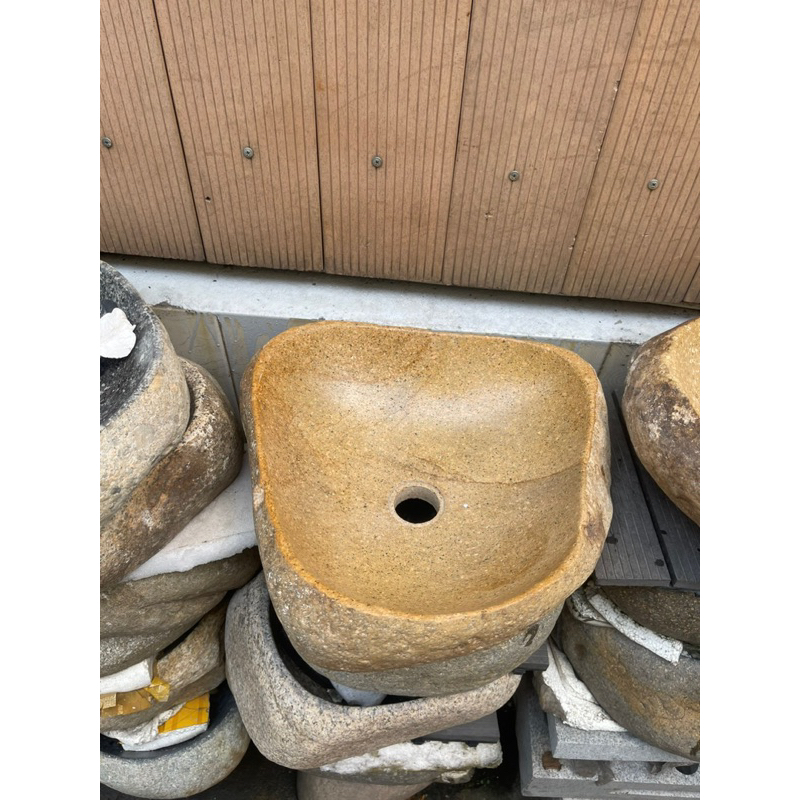 lavabo đá cuội vàng ( chỉ chậu đá lavabo)