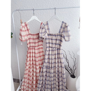 Đầm maxi caro cổ vuông