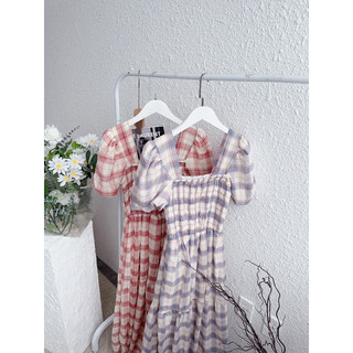 Đầm maxi caro cổ vuông