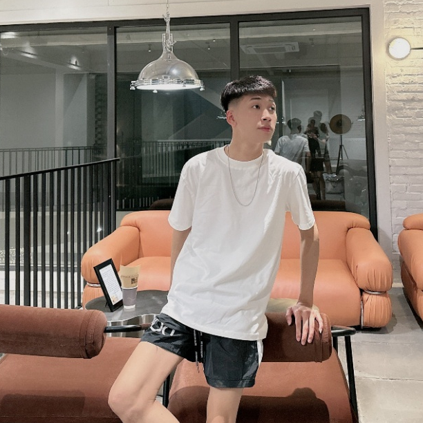 Áo Thun Nam Dsq Trơn Hai Màu Đen Trắng Chất Liệu Cotton 2 Chiều Thấm Hút Mồ Hôi.