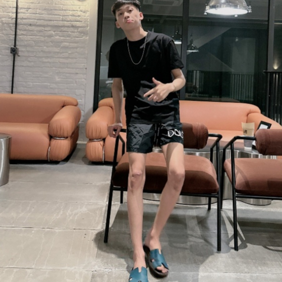 Áo Thun Nam Dsq Trơn Hai Màu Đen Trắng Chất Liệu Cotton 2 Chiều Thấm Hút Mồ Hôi.