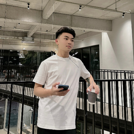 Áo Thun Nam DSQ2 Bùi Đạt Họa Tiết Khóa Cổ Trơn Hai Màu Đen Trắng Chất Liệu Cotton Thoáng Mát.