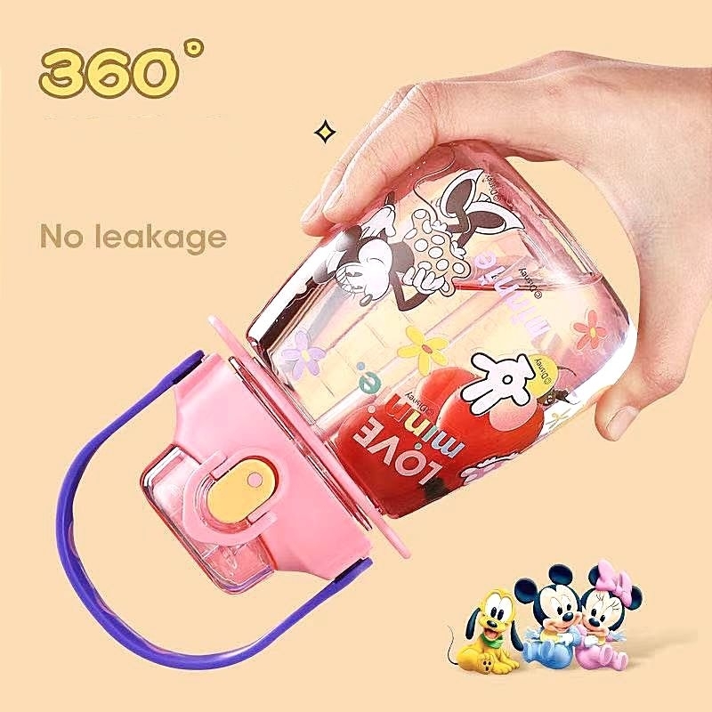 Bình nước hãng Disney nhỏ nhắn. Bé tự tay dán trang trí sticker, Có ống hút ,tay xách ,dây đeo