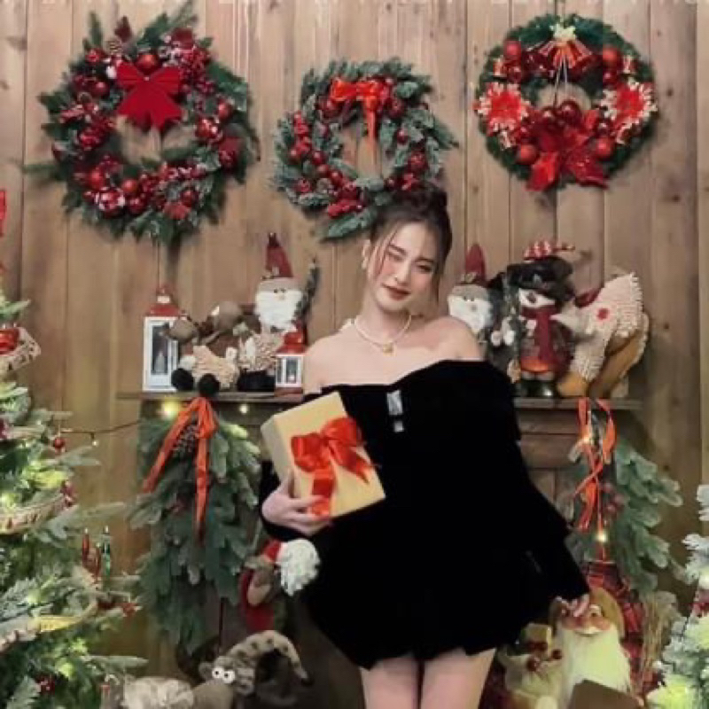 Váy nhung trễ vai hàng loại1