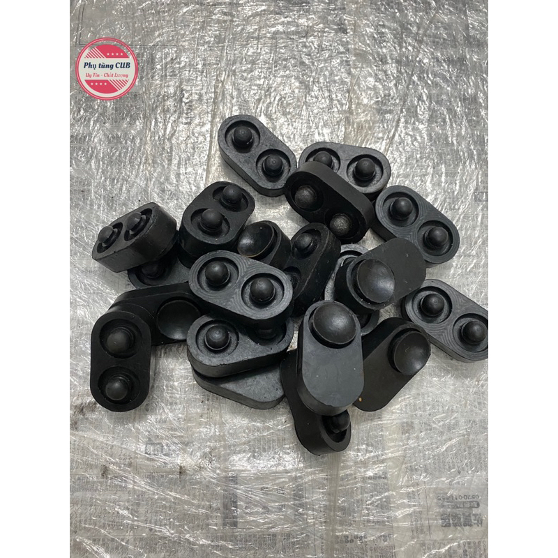 Cặp cao su hít yên xe cub loại 2 lỗ dành cho đế yên nhựa