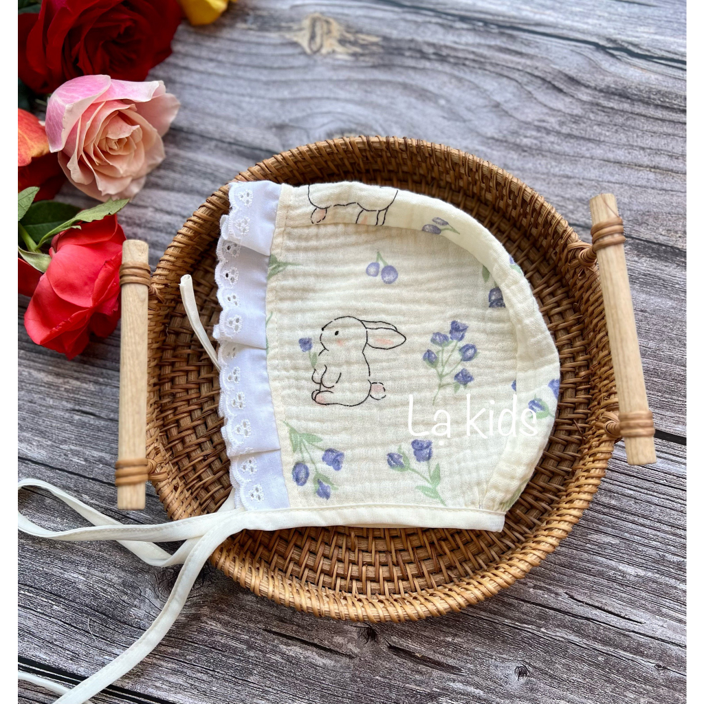 Mũ Bonnet chất liệu xô muslin họa tiết xinh xắn cho bé,
