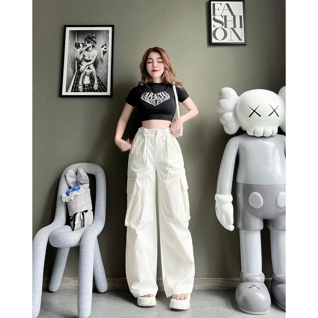 Set Bộ 2 Món: Áo Croptop Thêu Họa Tiết Trái Tim Xinh Xắn + Quần Suông Túi Hộp Siêu Hot Dành Cho Các Nàng