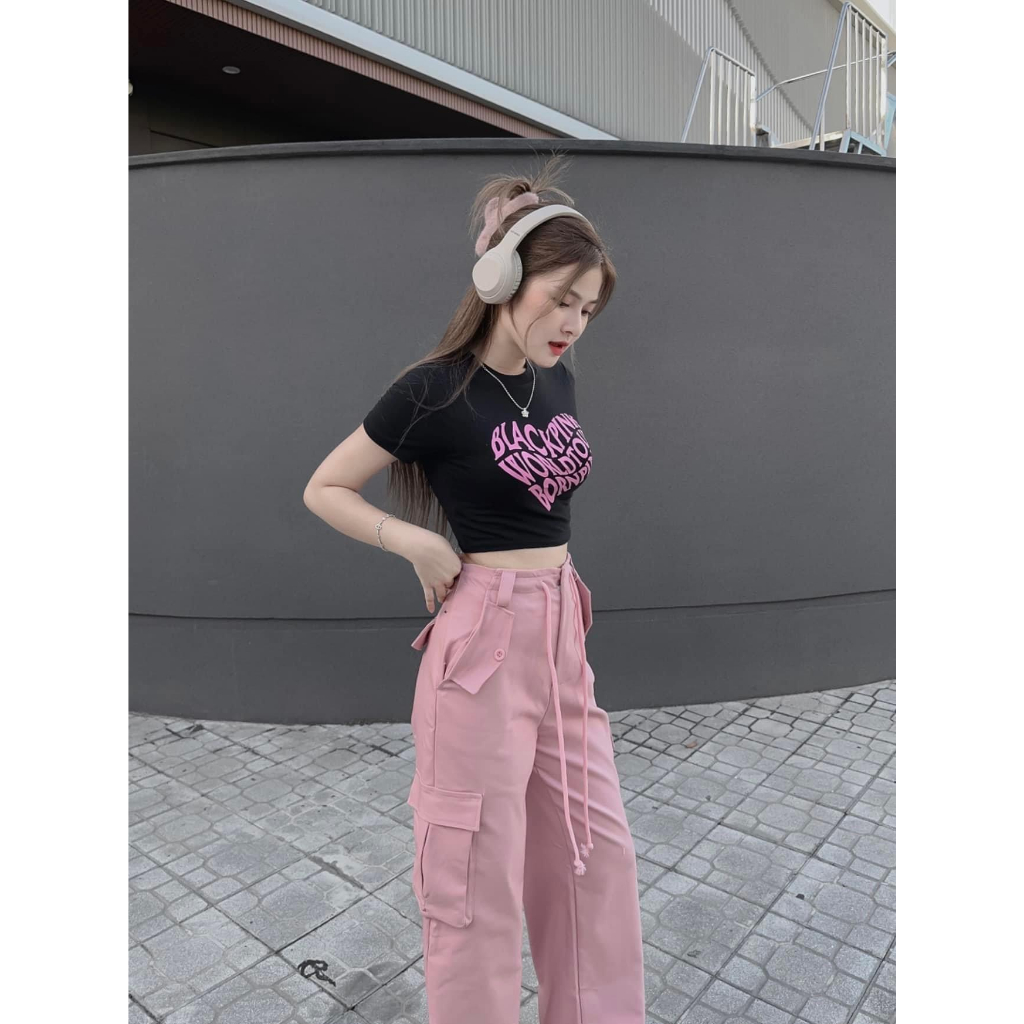 Set Bộ 2 Món: Áo Croptop Thêu Họa Tiết Trái Tim Xinh Xắn + Quần Suông Túi Hộp Siêu Hot Dành Cho Các Nàng