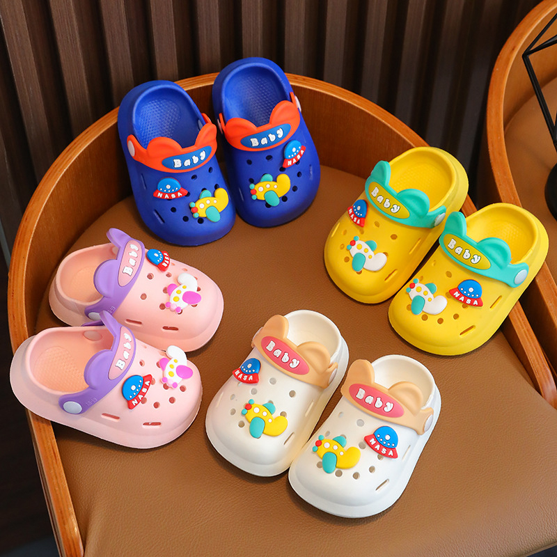 Dép cho bé, sục cross Baby cho bé trai và bé gái, bằng nhựa mềm, siêu nhẹ và chống trơn trượt tuyệt đối