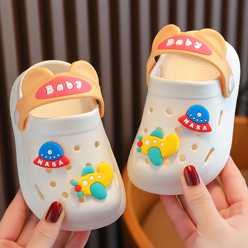 Dép cho bé, sục cross Baby cho bé trai và bé gái, bằng nhựa mềm, siêu nhẹ và chống trơn trượt tuyệt đối