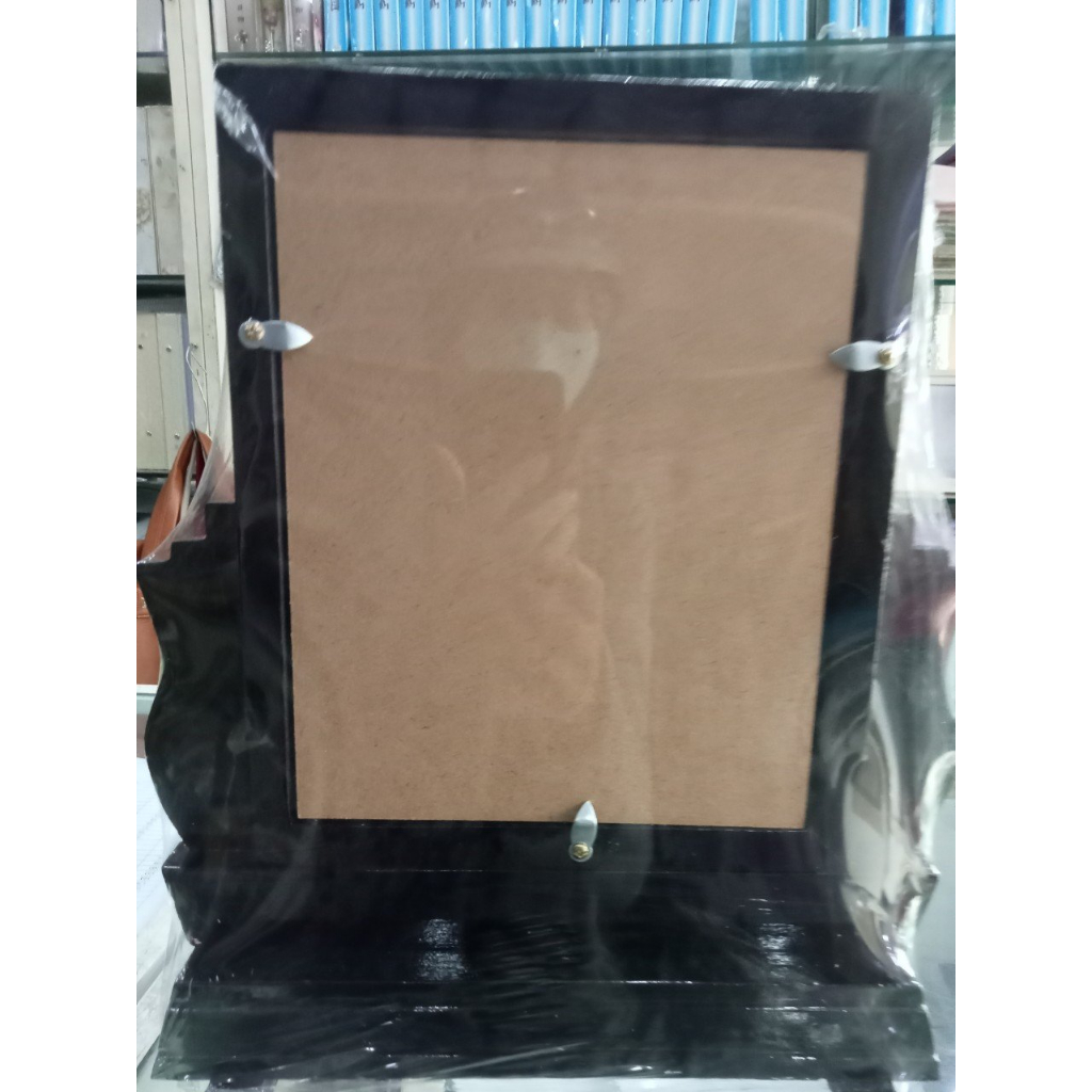 Khung ảnh thờ gỗ cao cấp 20x25 có chân đê 2 mầu đen và nâu