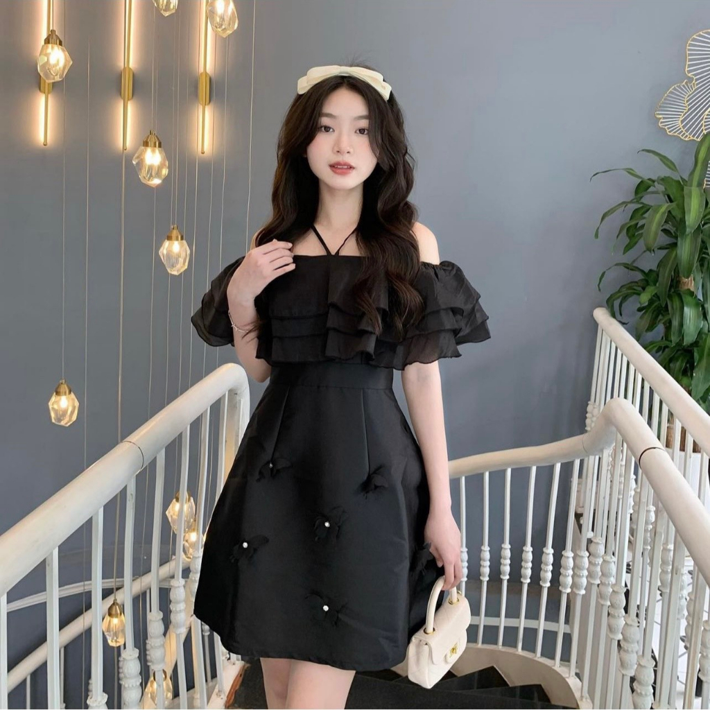 Váy Trễ Vai Bèo Tầng Vai Dây Chéo Cổ Gắn Buom Ngọc