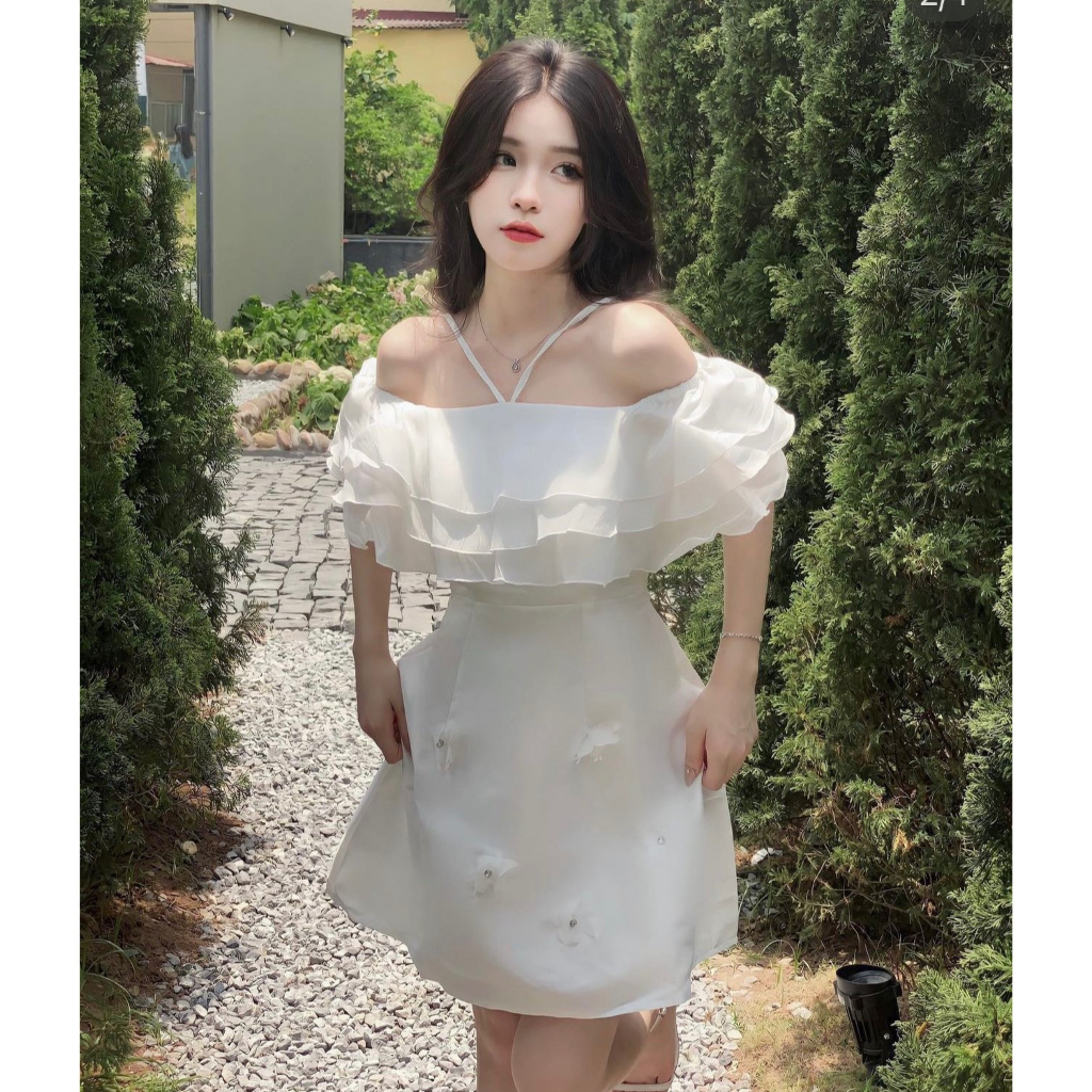 Váy Trễ Vai Bèo Tầng Vai Dây Chéo Cổ Gắn Buom Ngọc