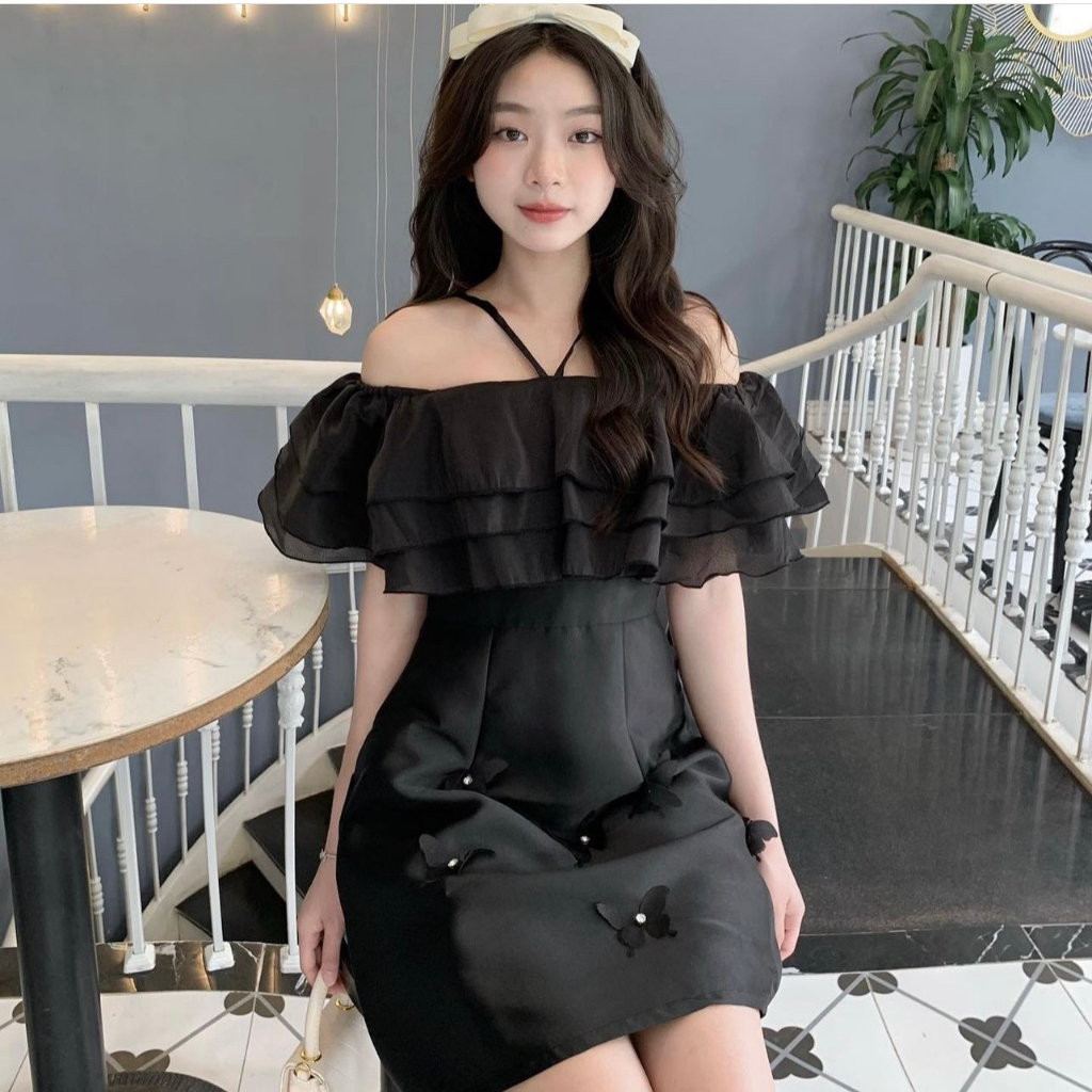 Váy Trễ Vai Bèo Tầng Vai Dây Chéo Cổ Gắn Buom Ngọc