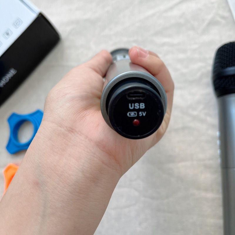 Mic không dây MAX 56 pin sạc kim loại chính hãng bảo hành 12 tháng