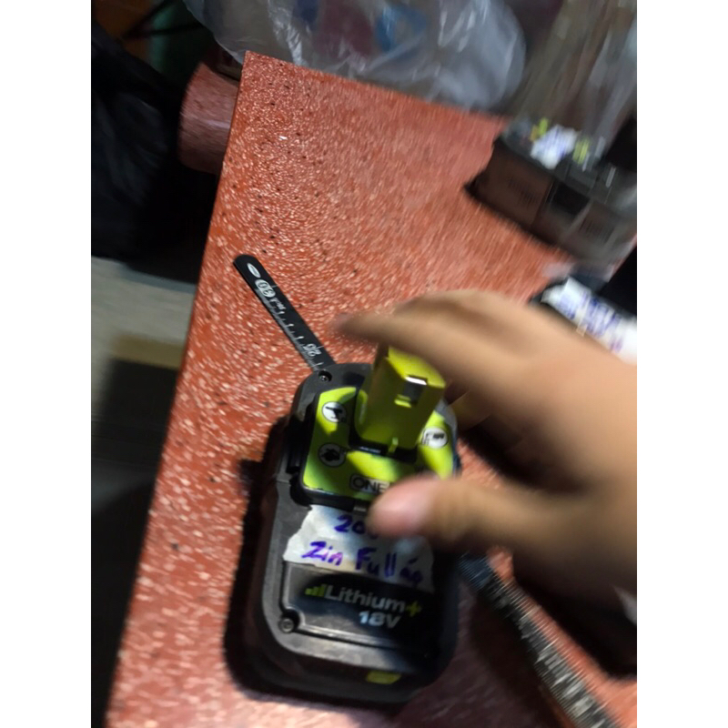 Pin sạc ryobi 18v có bao sống full áp