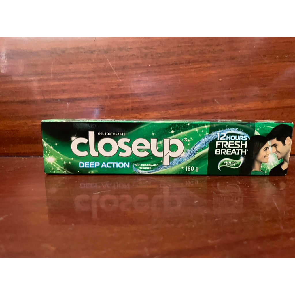 Kem đánh răng closeup Thái Lan